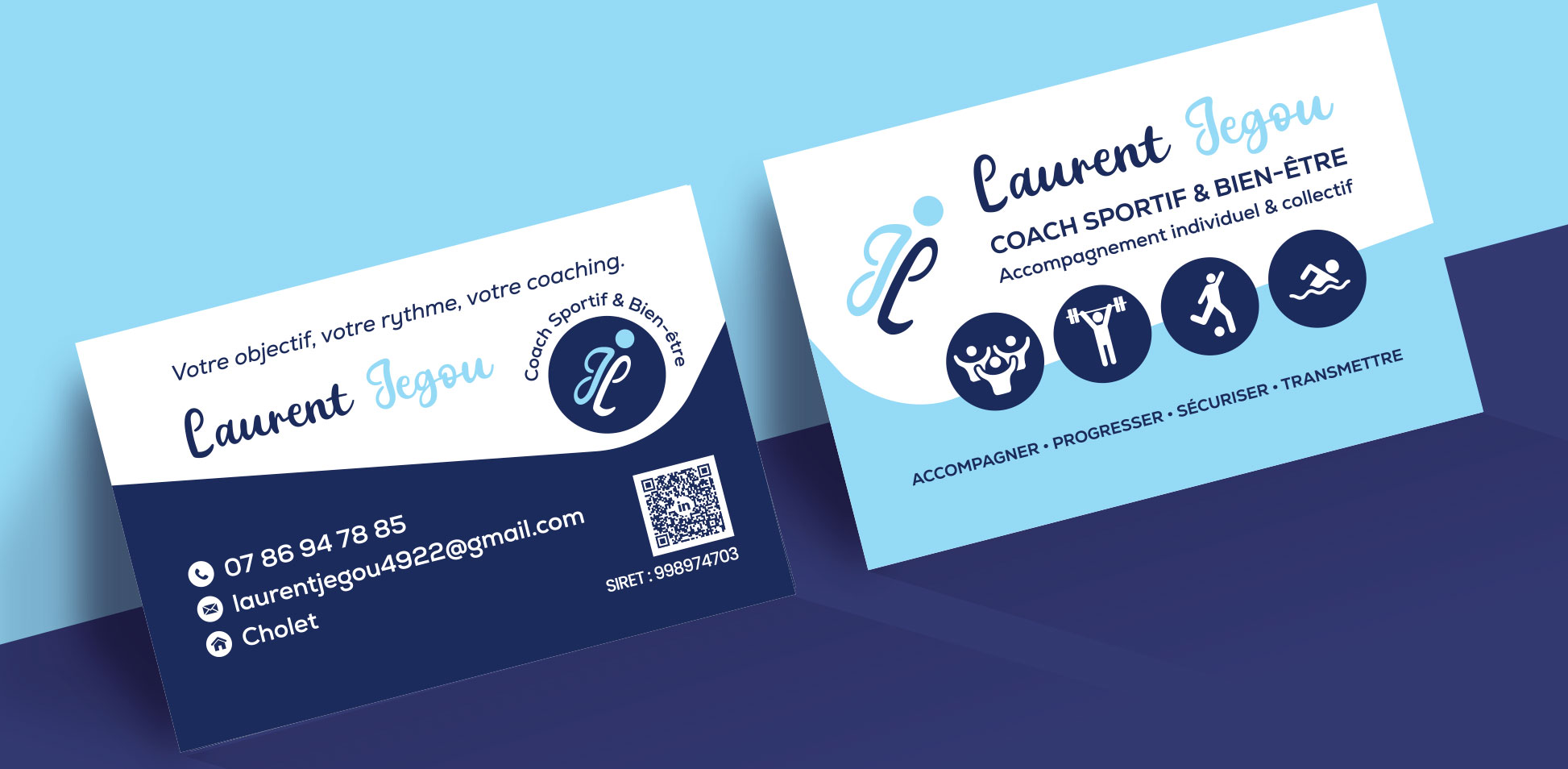 Carte de visite de Laurent Jégou, coach sportif et bien-être, aux tons bleu clair et bleu foncé, avec logo, pictogrammes sportifs et coordonnées.